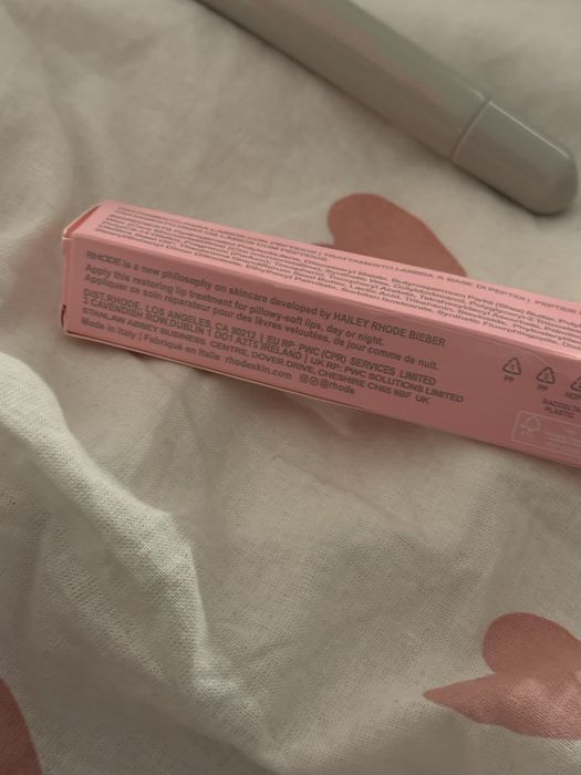 nowy błyszczyk rhode by hailey bieber lip tint błyszczyk
