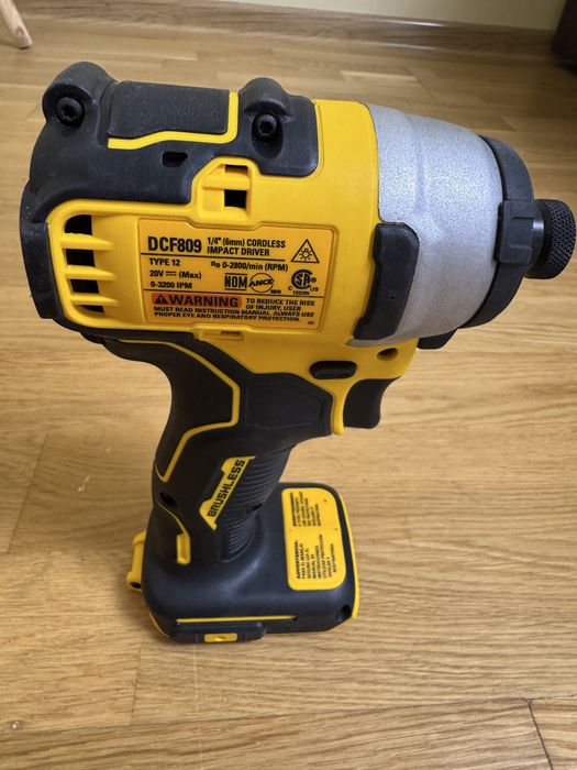 Акумуляторний ударний імпакт шуруповерт dewalt dcf809