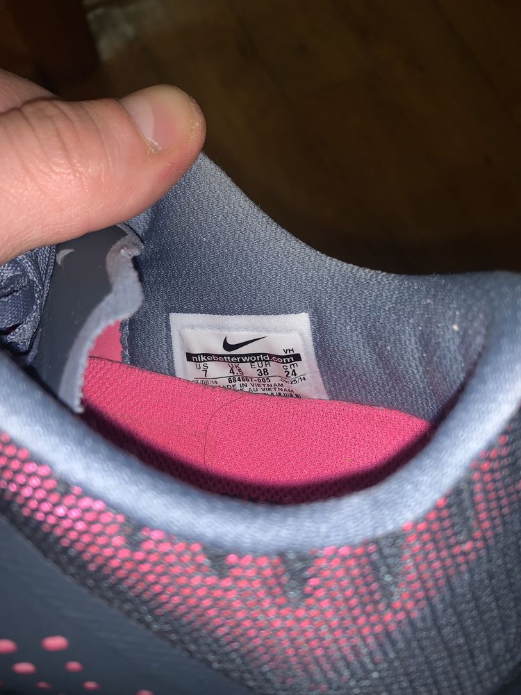 Кроссовки nike 38p.