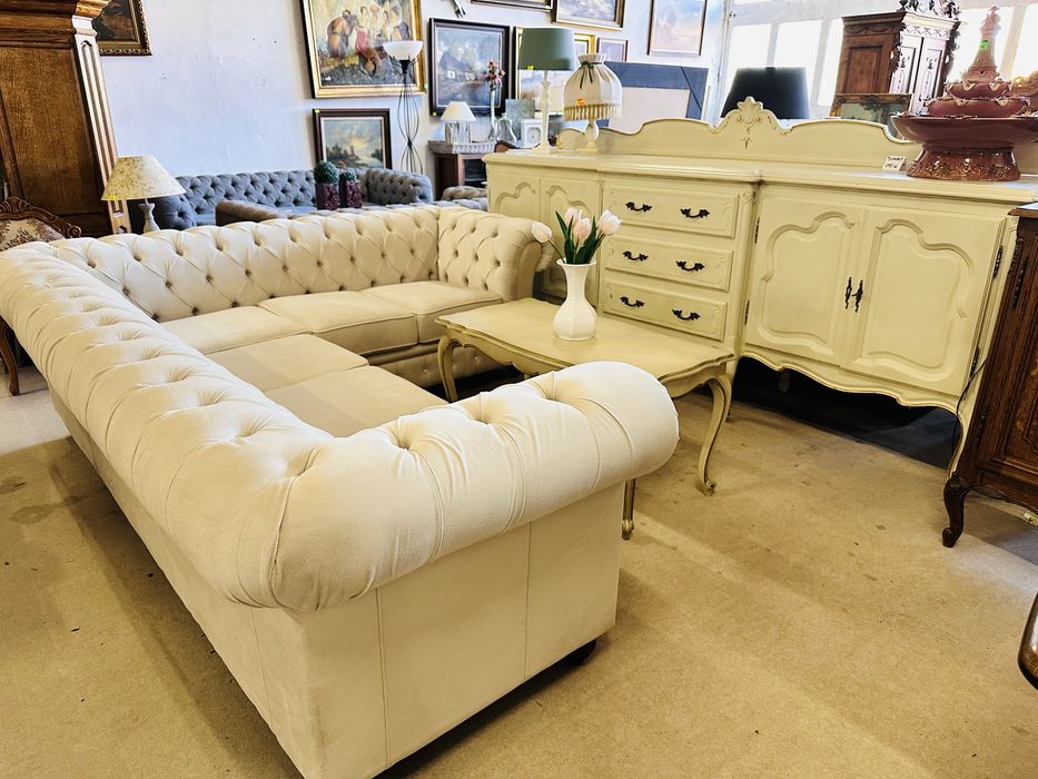 1000METRÓW STYLOWYCH MEBLI Komplety stoły z krzesłami, komody witryny