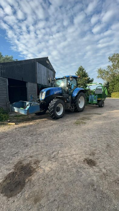 Przedni podnosnik tuz New holland