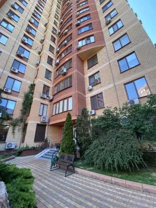 В продаже 3-комнатная квартира в ЖК Бочки на проспекте Шевченко. 1A39