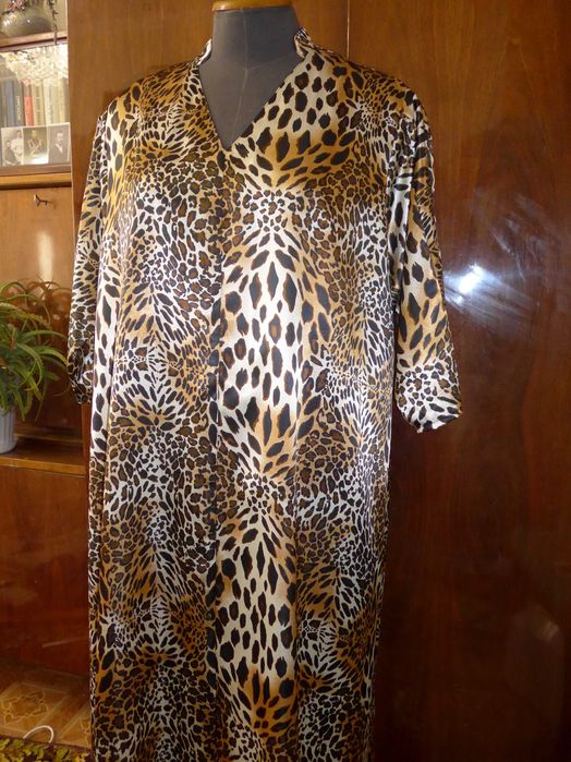 Платье  новое, недорого.