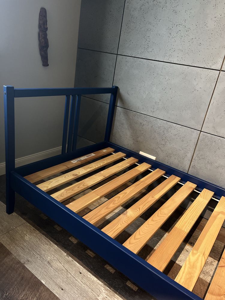 drewniane łóżko Ikea 90 200 cm drewno niebiebieskie geanatowe