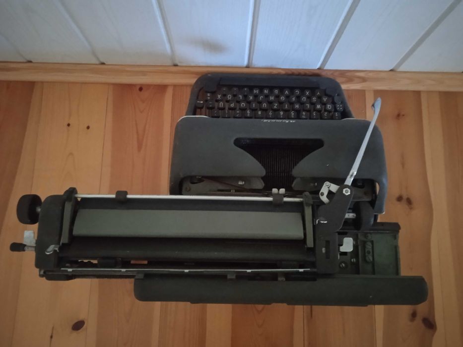 Maszyna do pisania Olympia Werke Wilhelmshaven AG dla kolekcjonera