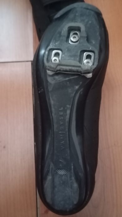 Sapatos, camisola, casaco, manguitos, prot. sapato, outros