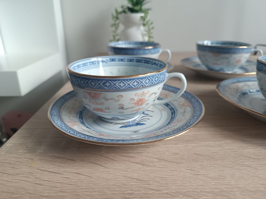 Filiżanki z porcelany