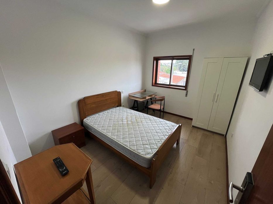 ARRENDA-SE QUARTO ESTUDANTE FELGUEIRAS – ESTG – Esc. Sup. Tecn. Gestão