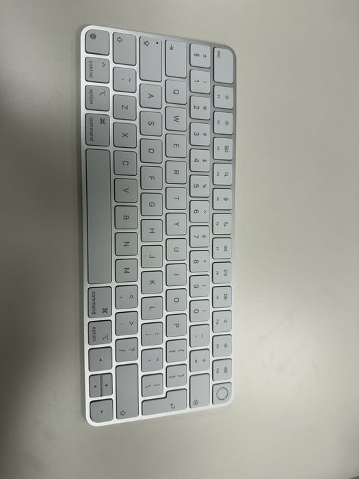 Klawiatura Apple magic keyboard z Touch id