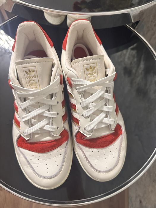 Продаю  шкіряні кросікки adidas оригінал