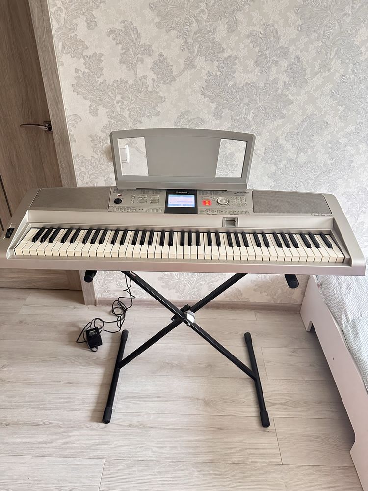 Синтезатор Yamaha Portable Grand DGX-305
