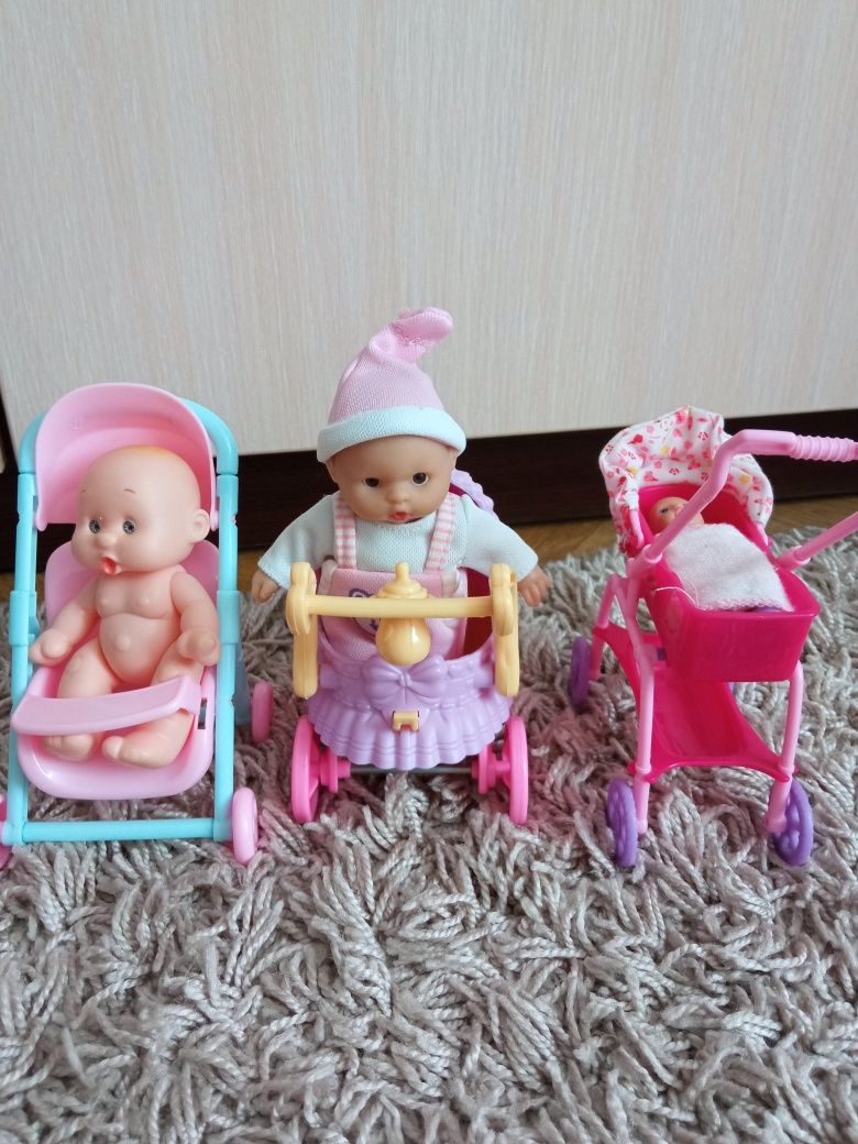 Ляльки з коляскою