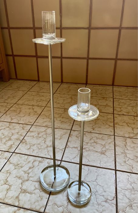 Dois castiçais modernos