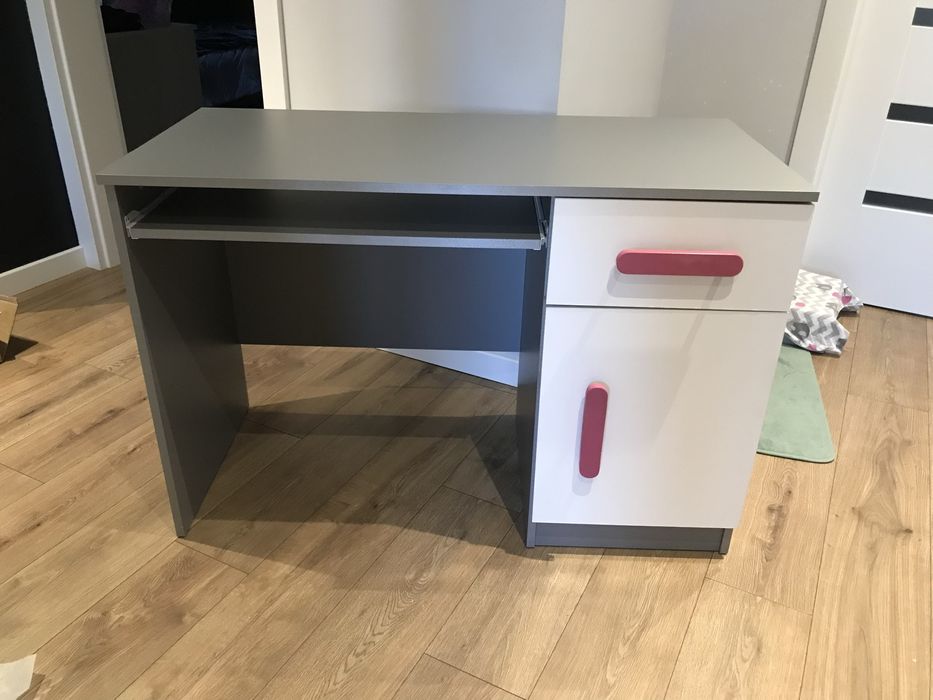 Biurko mlodzieżowe dla dziewczynki