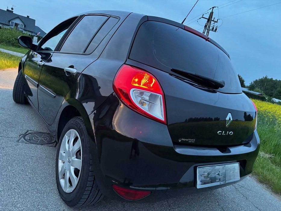 Piękne Renault Clio III lift / 2010r. / opony lato i zima/ Super stan!