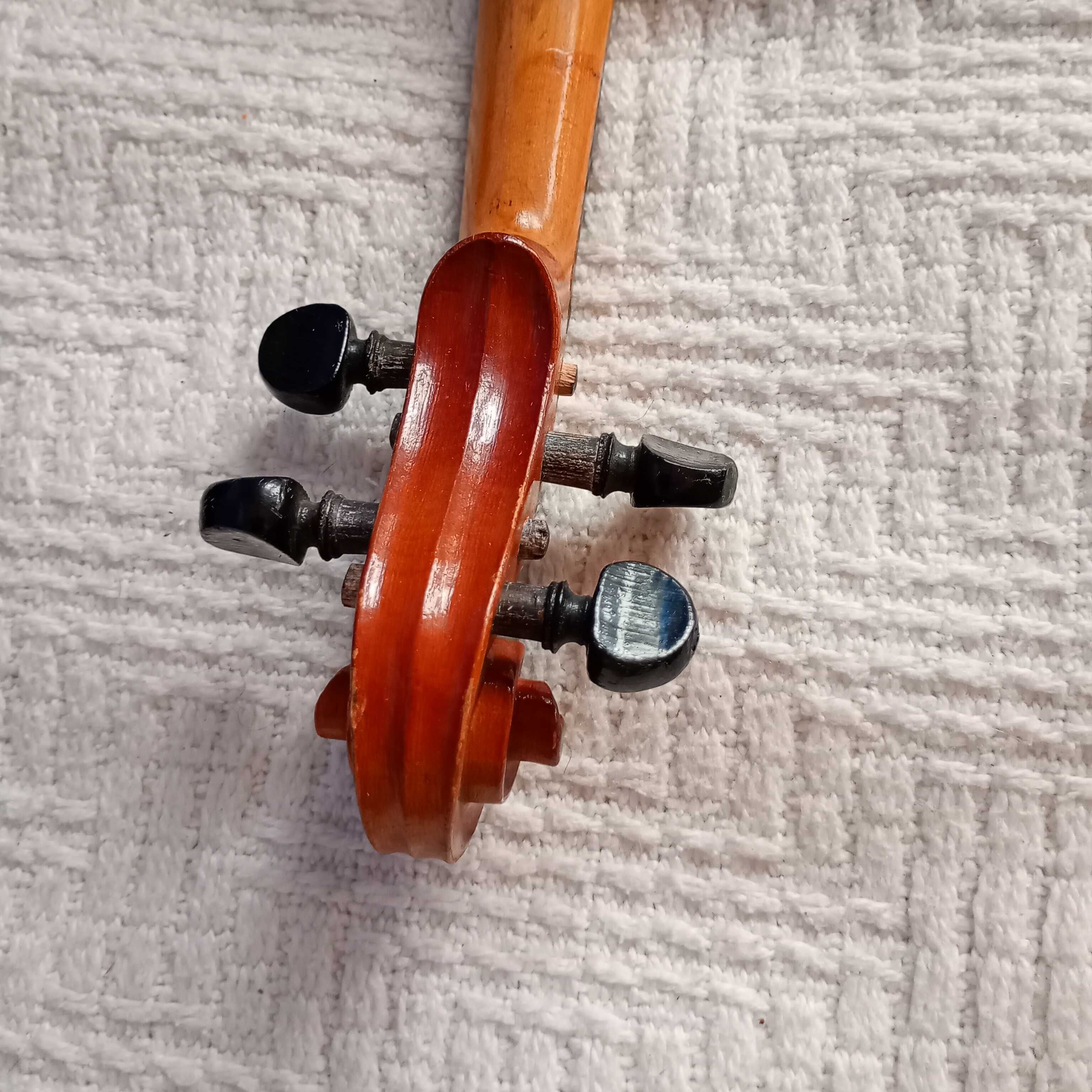 Skrzypce z futerałem oraz smyczkiem  Stradivarius 1803 r.