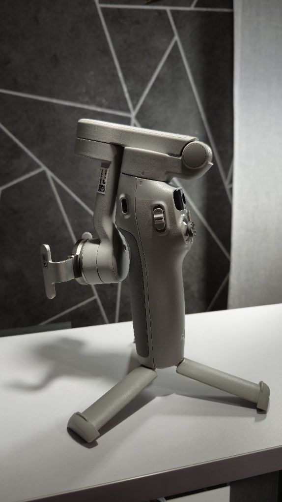 DJI Osmo Mobile 7