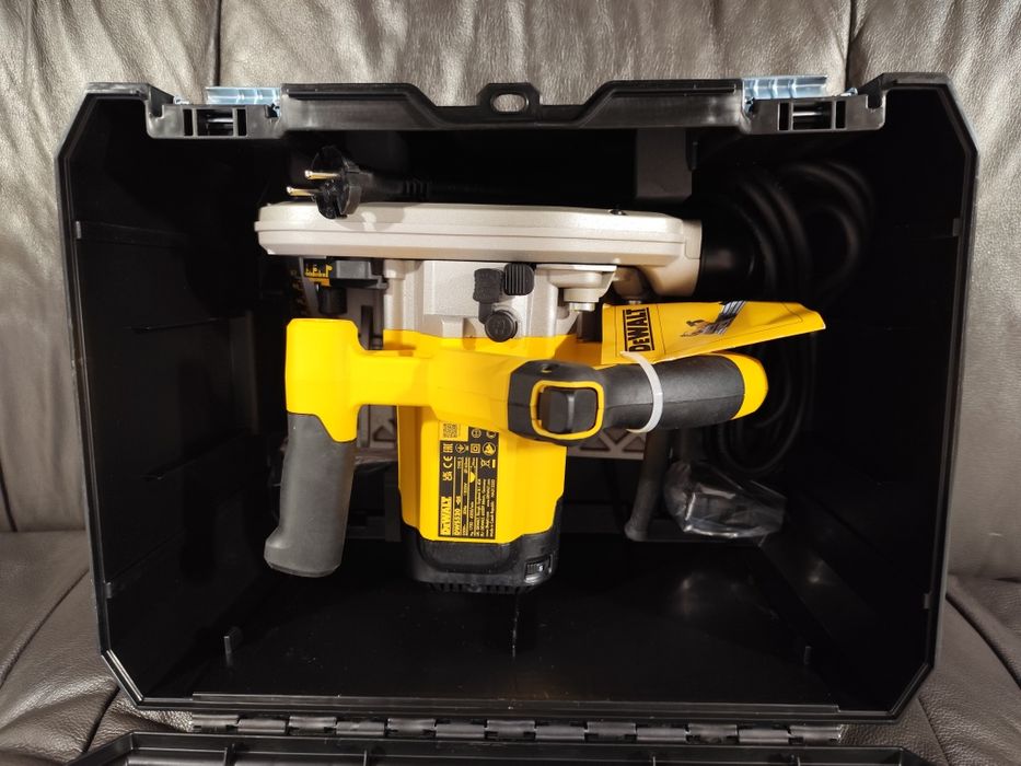 Пила дискова занурювальна мережева DeWALT DWS520KT