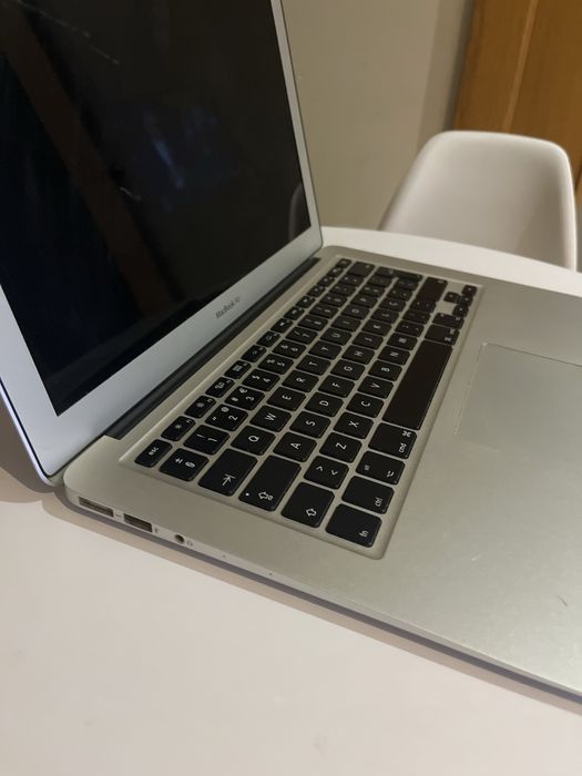 Macbook Air 13’ i7 2.2GHz