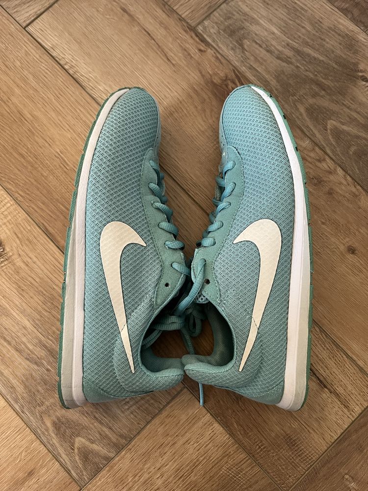 Buty sportowe Nike rozm. 39 lekkie