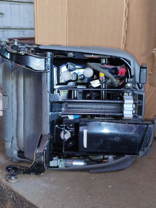 Сидіння водія Аудіо А3,2001року