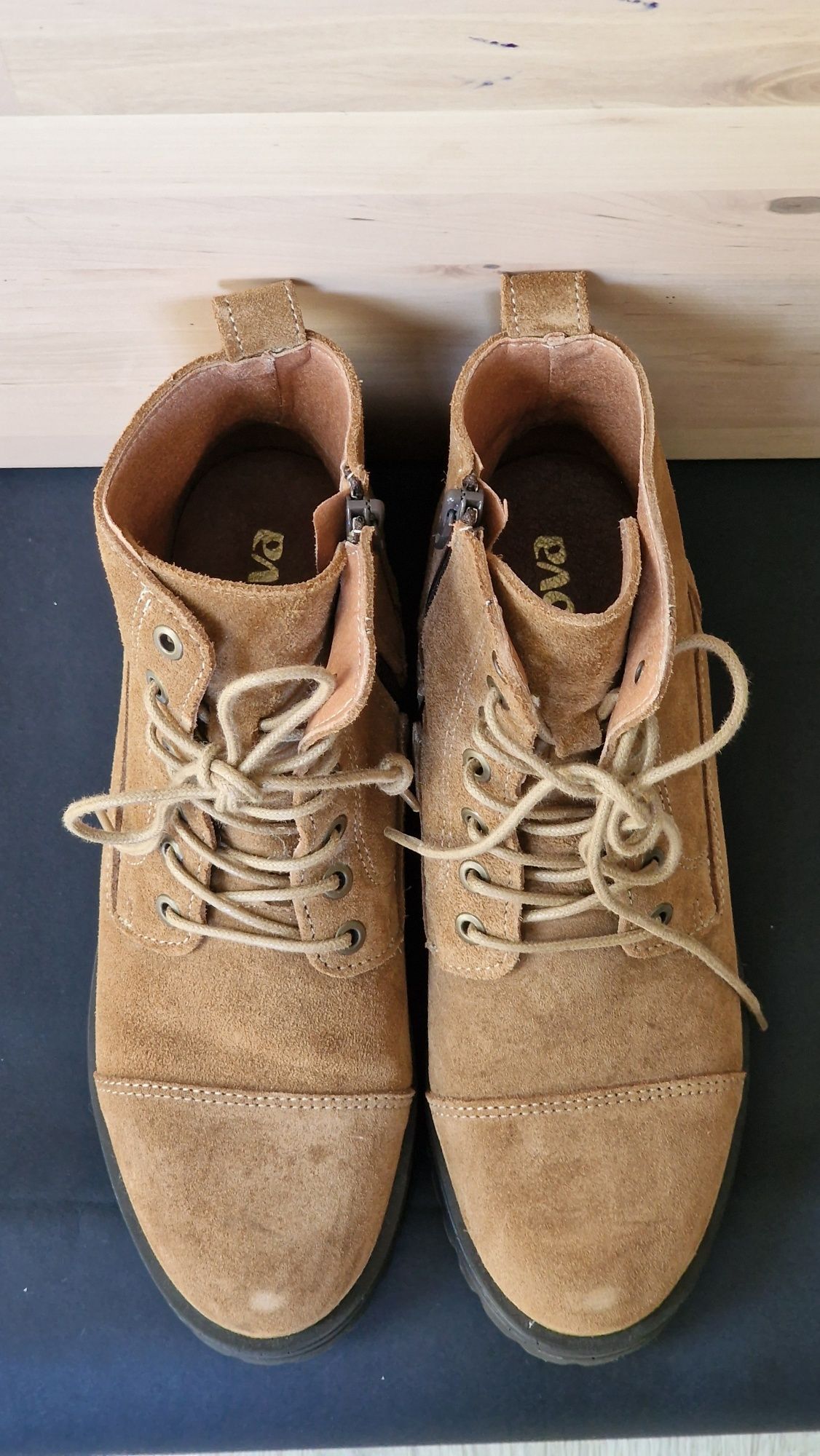 Botas cor camel (claro)