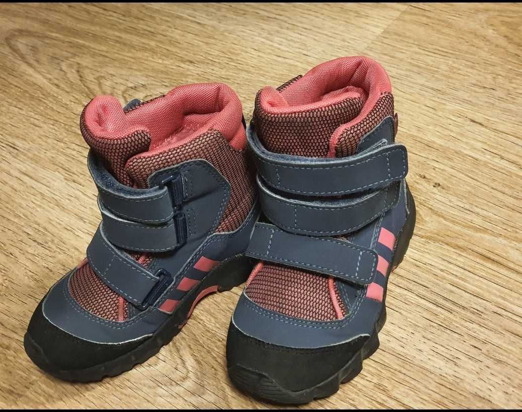 Продаю детские кросовки ботинки сапоги адидас   adidas.