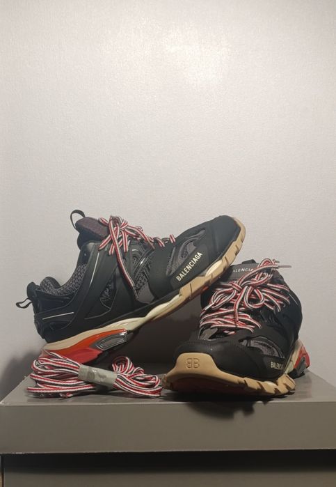 Balenciaga track 1