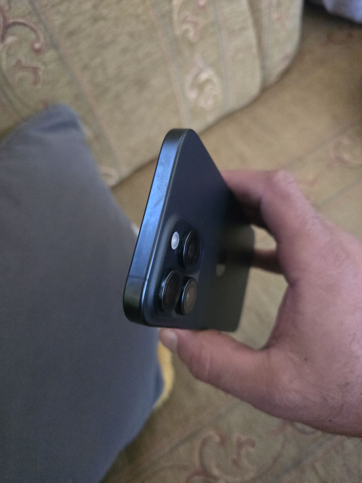 Iphone 15 Pro Max blue titanium