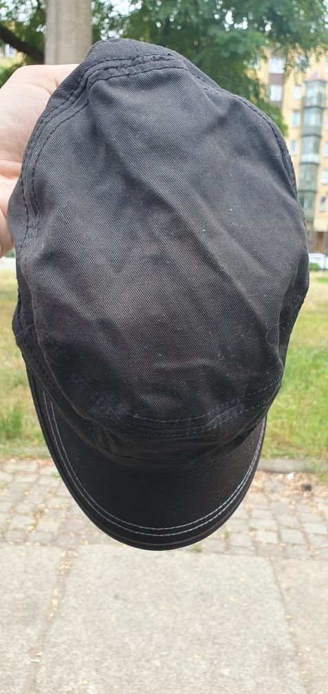 Czapka z daszkiem używana męska stan bardzo dobry