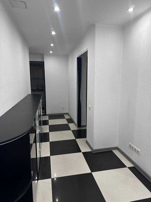 Драгоманова 6а. Нежитлове приміщення 76 м. кв., ГЕНЕРАТОР !!!