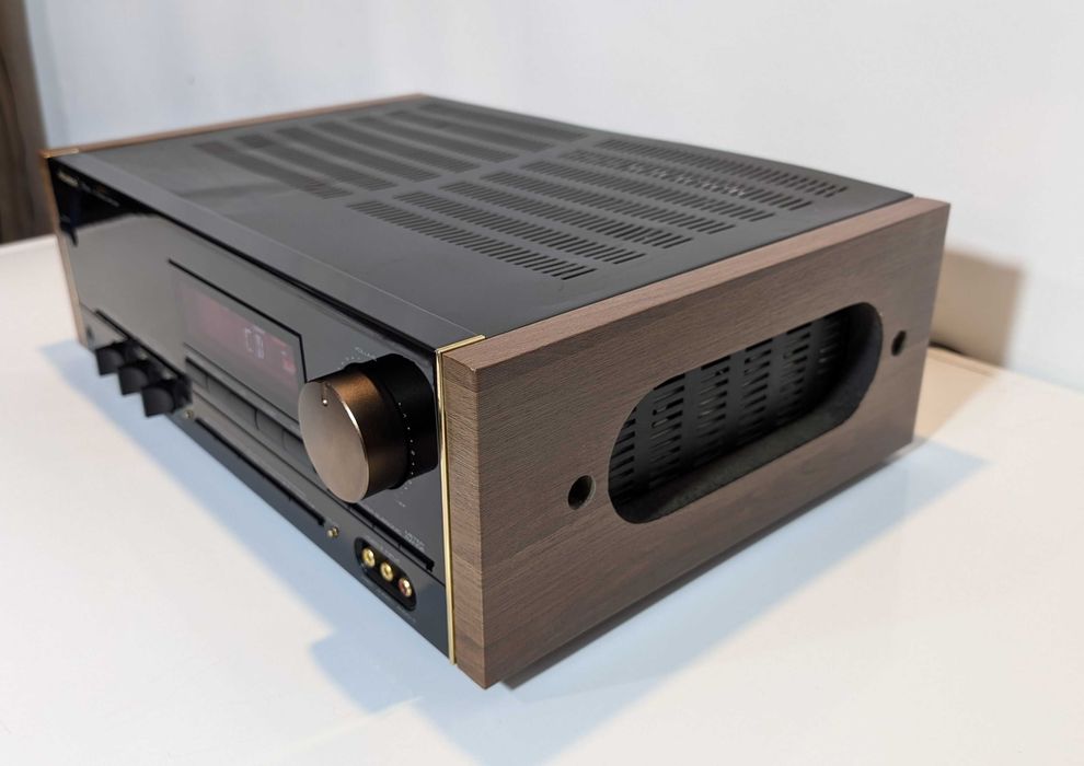 Лімітований підсилювач Palladium Prestige V7000,має 150 Вт\кан\4-16 Ом