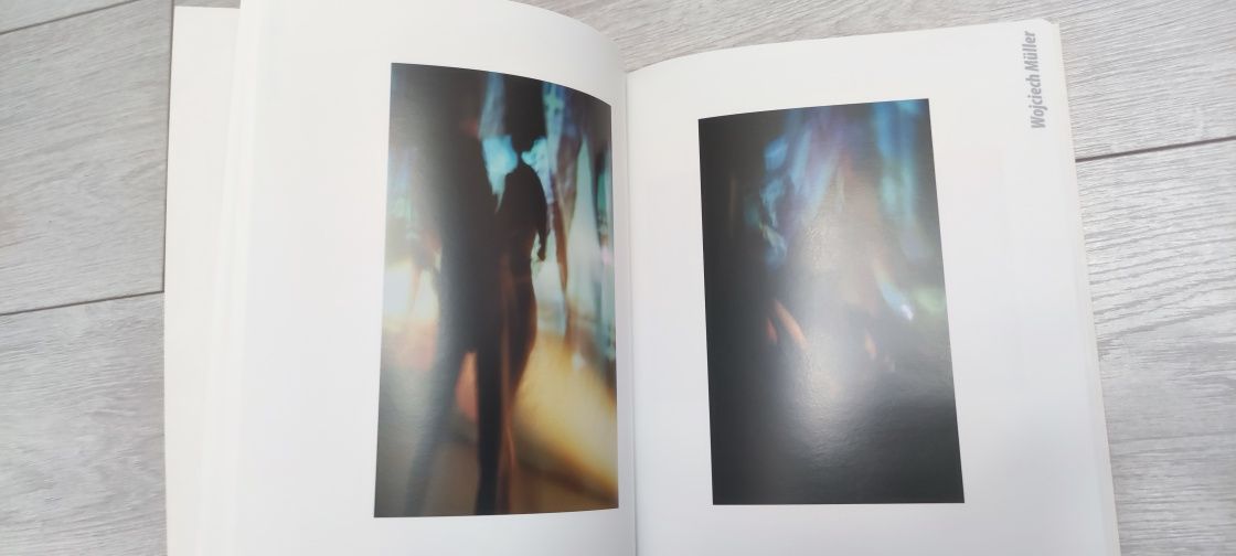 Miejsca Wspólne. Album znanych artystów fotografii.