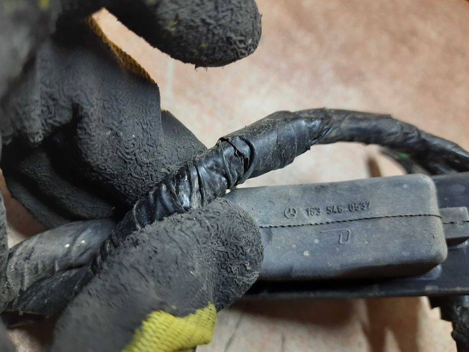 Проводка передніх лівих водійських дверей Мерседес МЛ w163 A1635408209