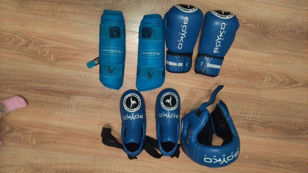 Екіпірування Taekwondo ITF, Бойко, вживана, шолом, рукавиці..