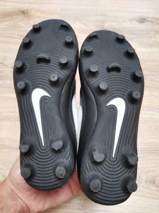 Продам бутси Nike Majestry FG 30 розміру.