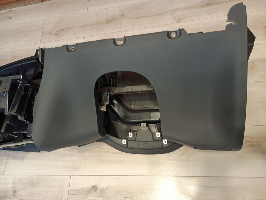 Deska rozdzielcza kokpit Volvo XC 60 II po wystrzale 2025rok