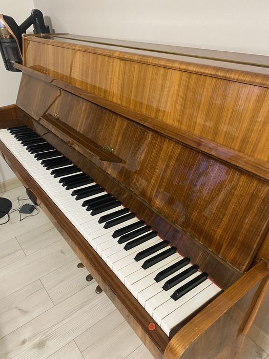 Pianino Calisia z lat 70