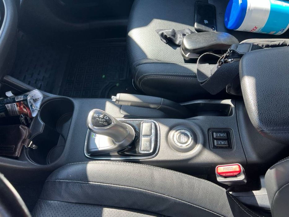Продам  Mitsubishi Outlander PHEV
