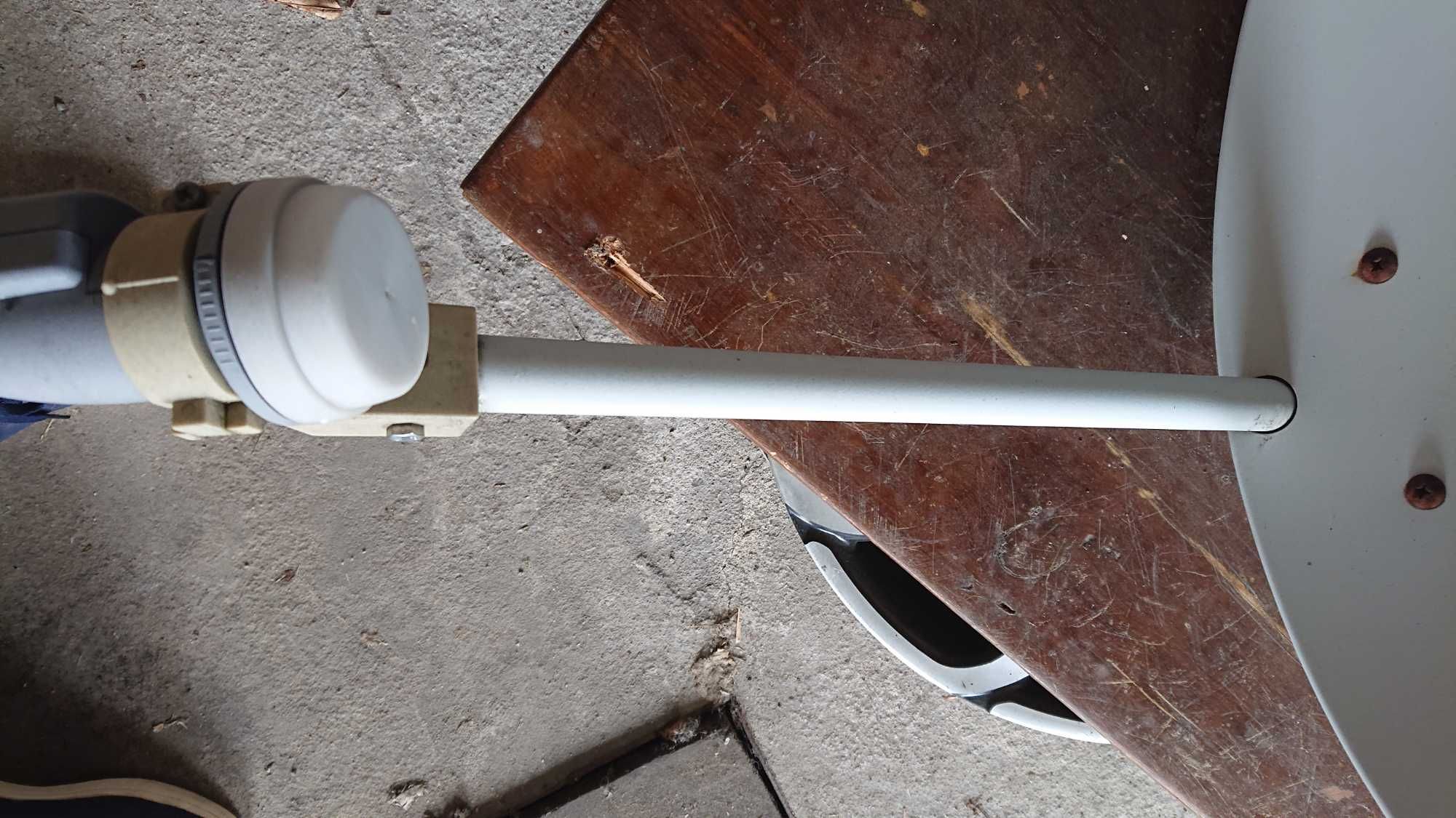 Antena satelitarna konwerter uchwyt