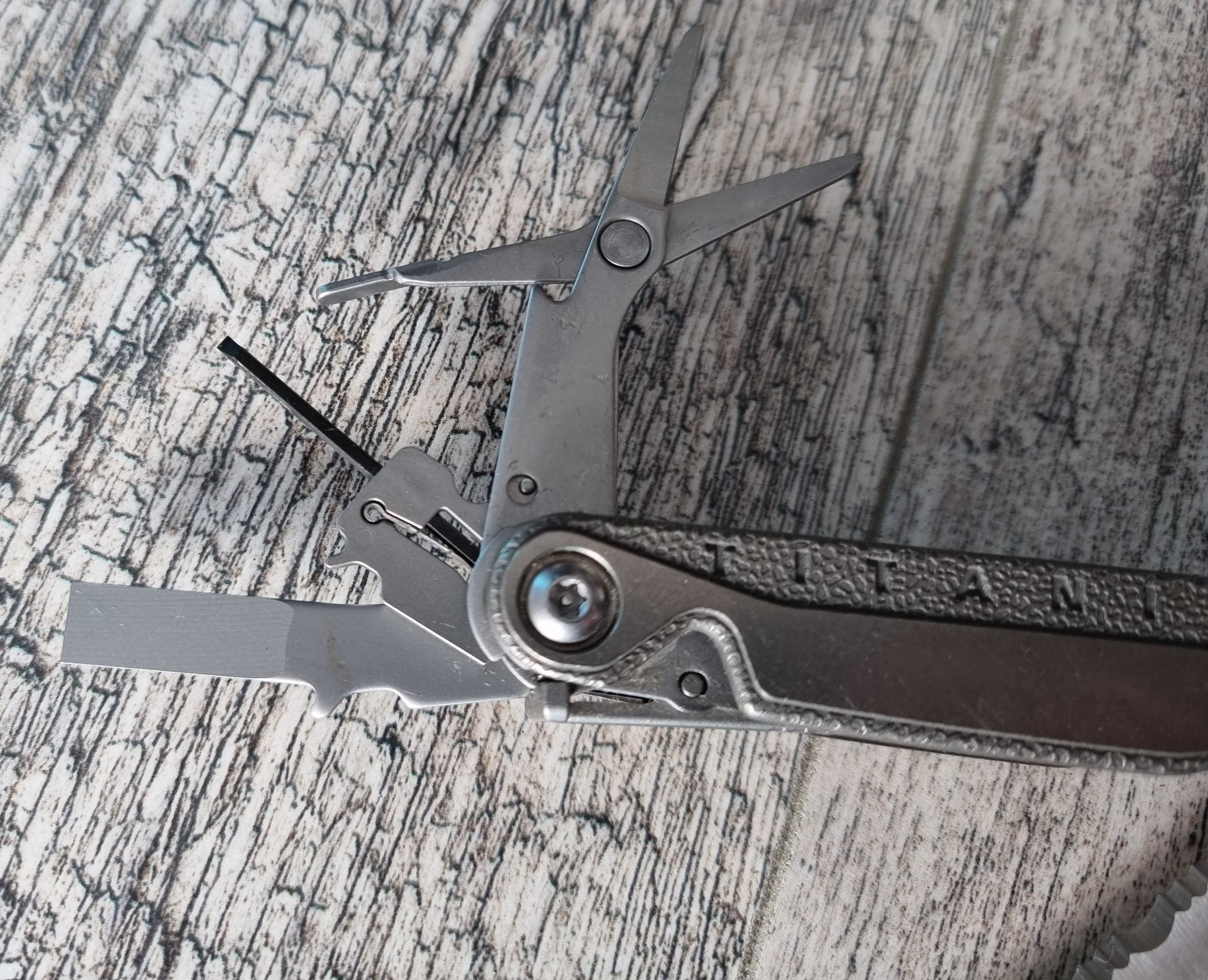 Multitool Leatherman Charge TTi Plus