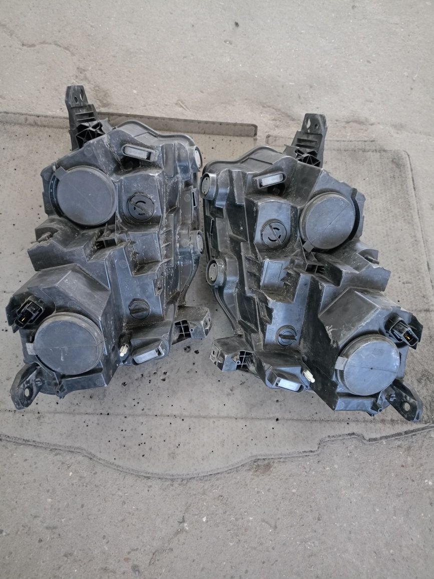 Citroen Berlingo IV lampy przód