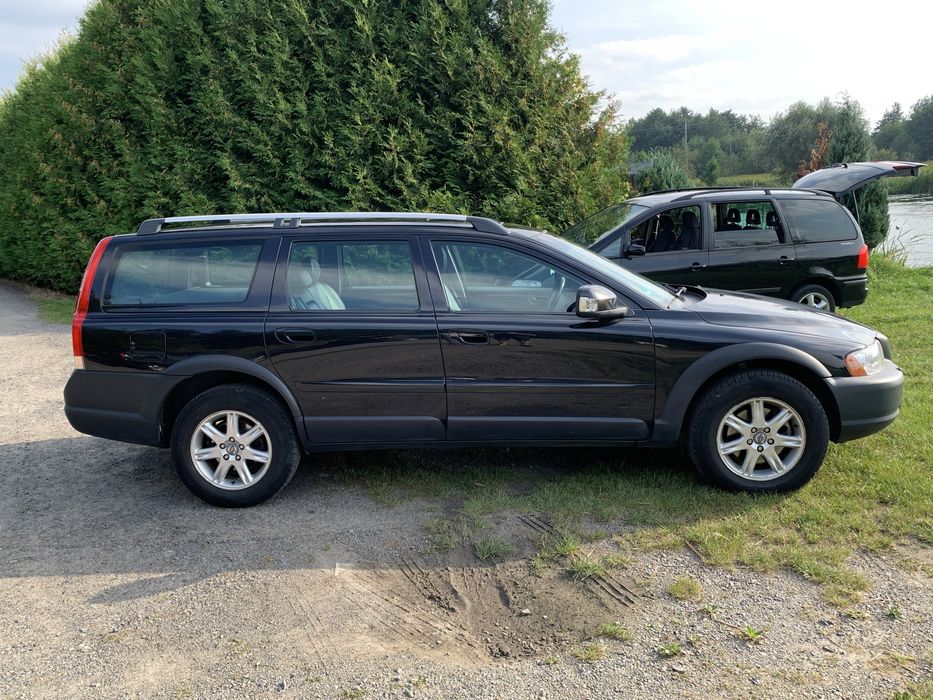 Volvo XC70 2.4 D5 - 4x4 AWD - AUTOMAT - XENON - Skóra - Czujniki park.