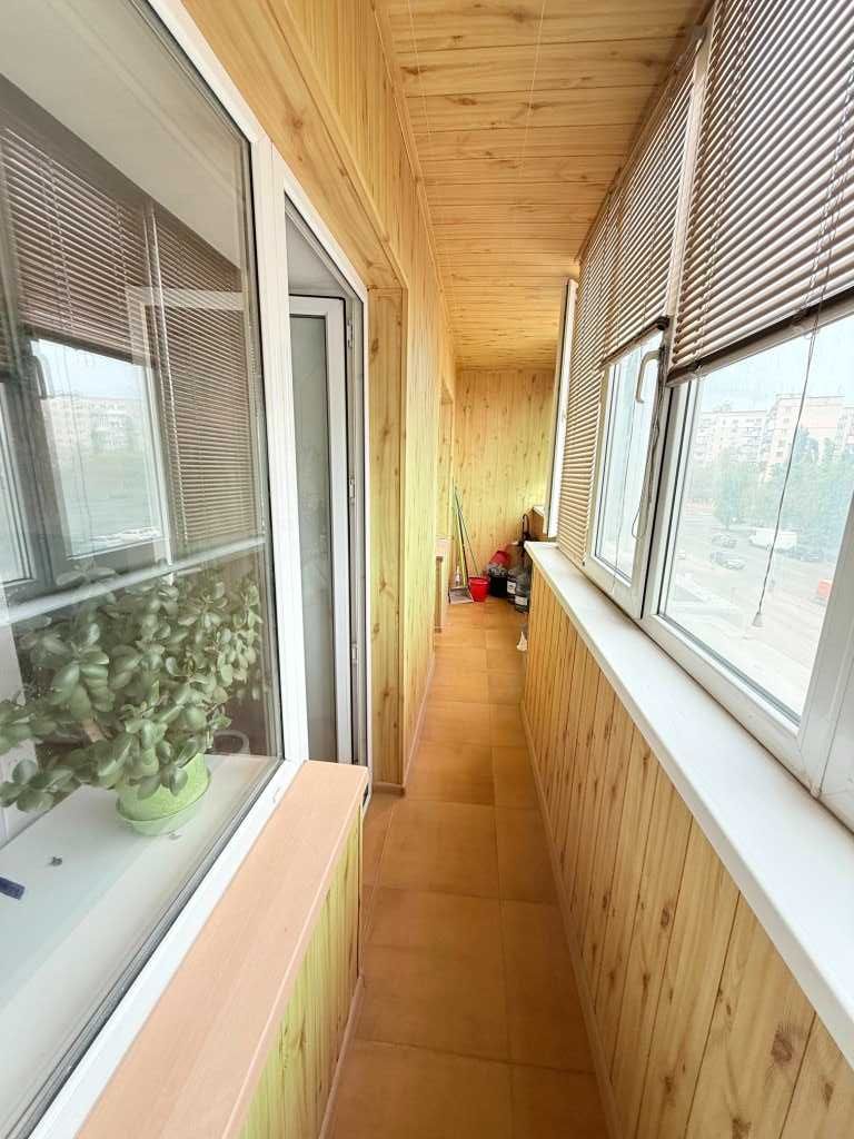 У продажу 3х кiмнатна квартира розташована на низькому поверсi.