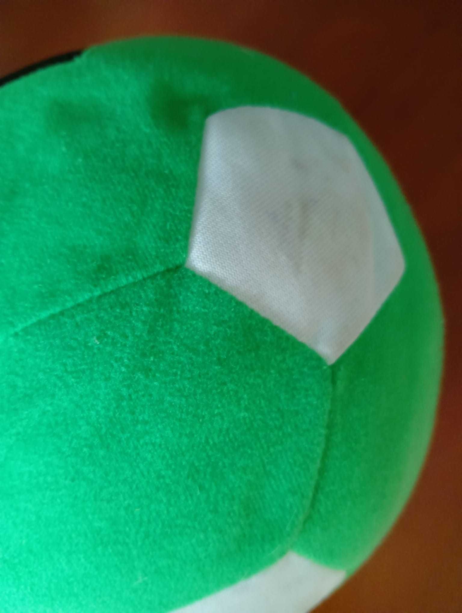 Bola de futebol de peluche