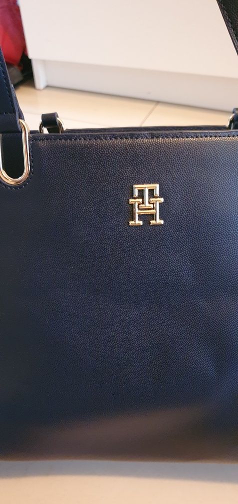 Torebka Tommy Hilfiger duża do ręki granatowa