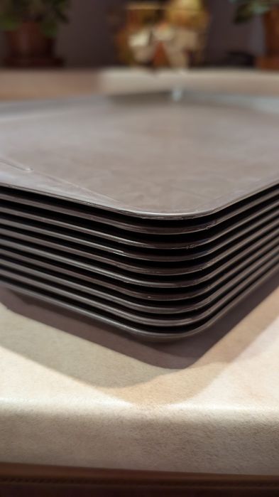 Продам подносы для еды