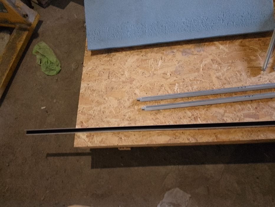 Продам крепеж подвесного потолка новое,