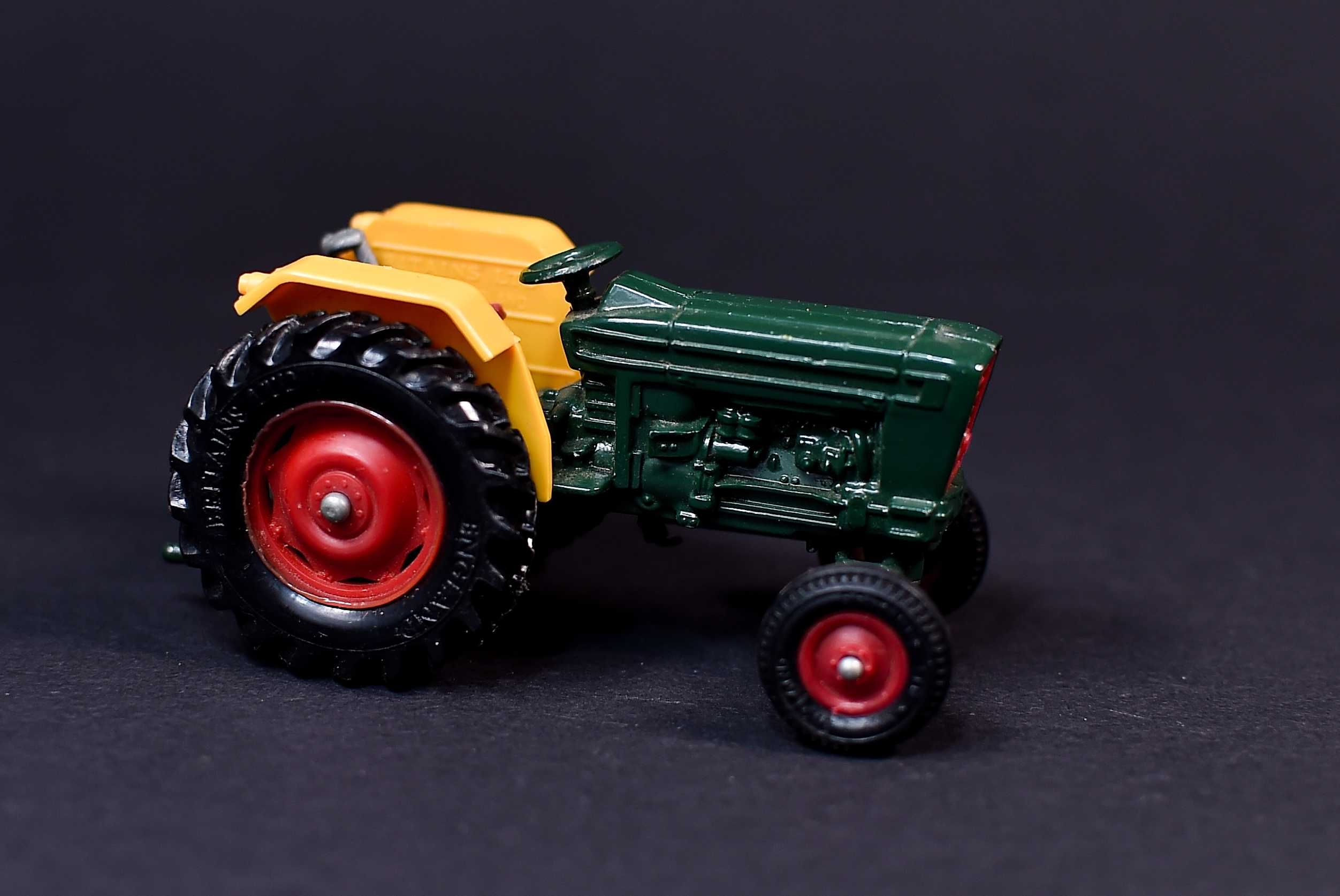 1/32 Ford 6600 (green body with yellow guards & red grill, Britains
