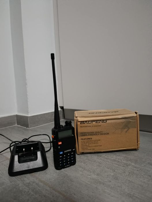 Oryginalny Baofeng UV-5R (z odblokowanymi częstotliwościami)